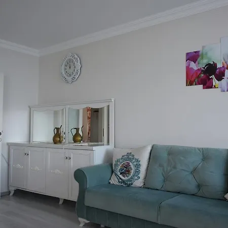 Sea Palace Apartment *