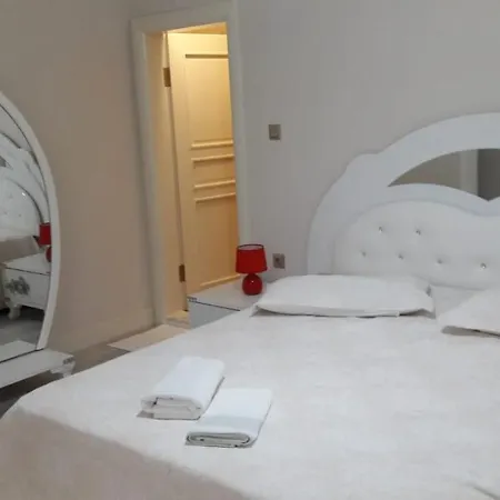 Sea Palace Apartment *