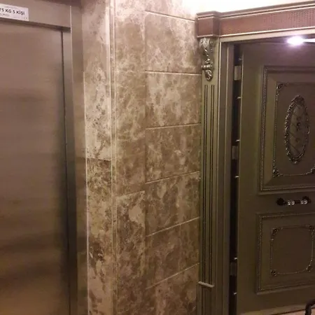 Sea Palace Apartment *