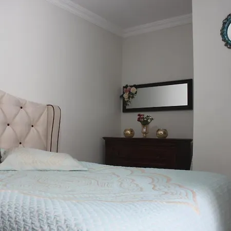 Sea Palace Apartment *