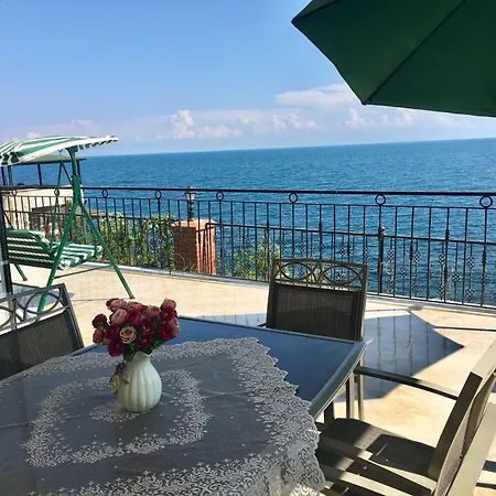 Sea Palace Апартаменти
