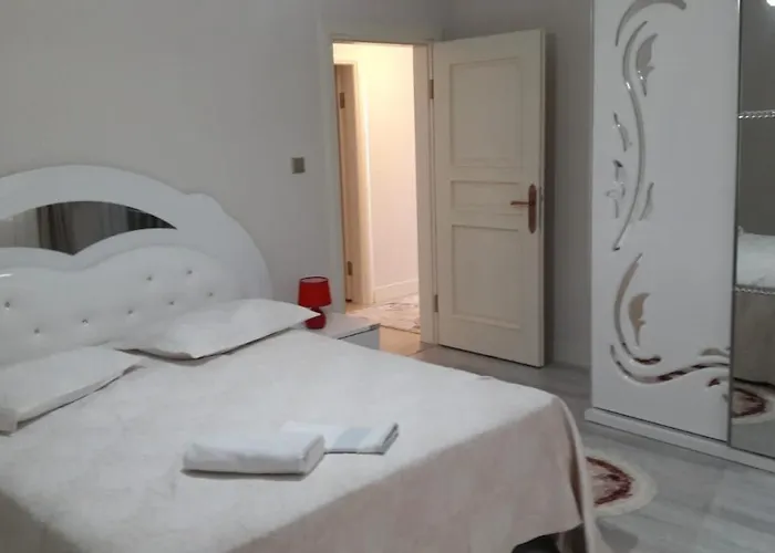 Sea Palace Apartamento Trebizonda